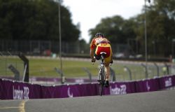 Raquel Acinas, ciclismo ruta en Brands Hatch